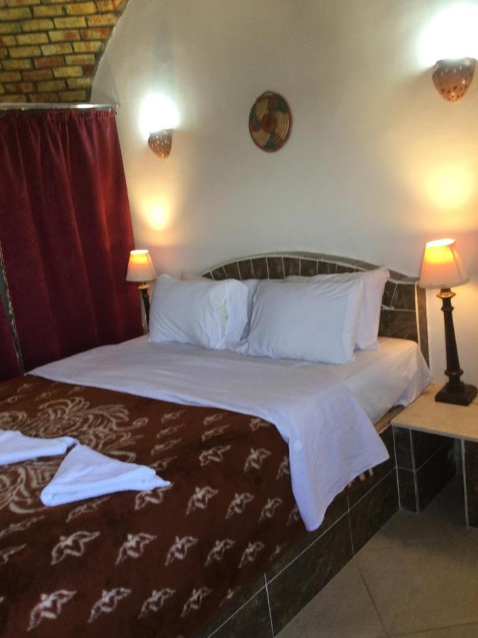 The Brown House Apartment Luxor Luaran gambar