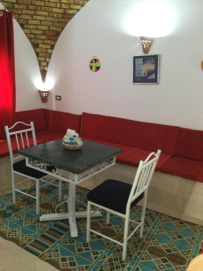The Brown House Apartment Luxor Luaran gambar